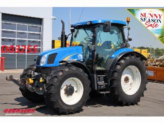 krockskadad bil machine New Holland  T6020 ELITE BY 2012 8.421 Uur BY 2012 8.421 Uur 2012/6