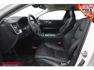 Volvo V-60 2.0 B3 AUT Essential Edition ACC SHZ LrHZ Camera Leder Virtual Navi Clima picture 21