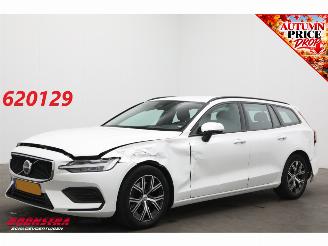 skadebil auto Volvo V-60 2.0 B3 AUT Essential Edition ACC Navi Clima Apple/Android Leder Virtual Camera PDC 2024/10