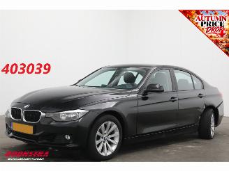 Damaged car BMW 3-serie 320i AUT Executive Navi Cruise Clima PDC AHK 152.512 km! 2012/6