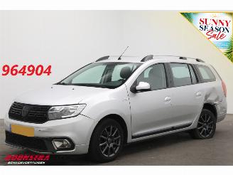 Damaged car Dacia Logan MCV 1.5 dCi Laureate Cruise Navi Airco Bluetooth PDC LMV 2017/6