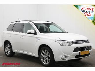 Mitsubishi Outlander 2.0 PHEV instyle 4WD Schuif/kantel Navi Clima Leder SHZ Camera PDC AHK picture 2