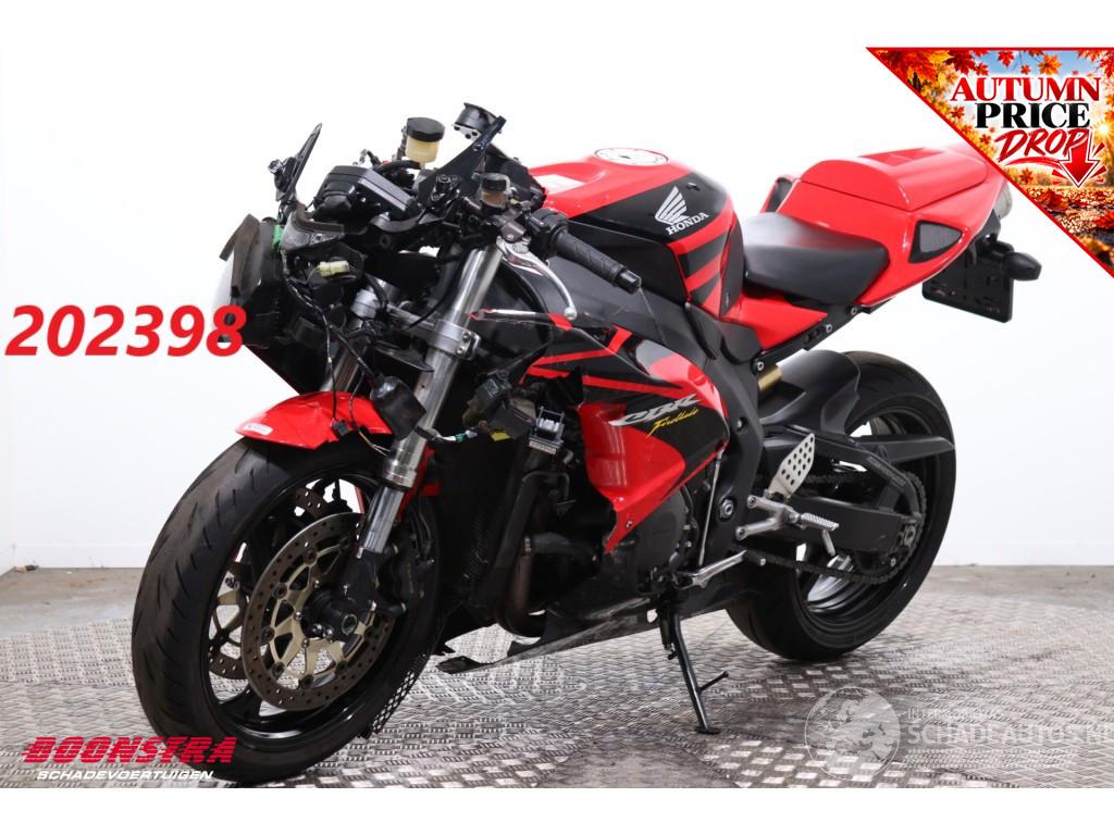 Honda CBR 1000RR Fireblade Leo Vince 26.807 km!