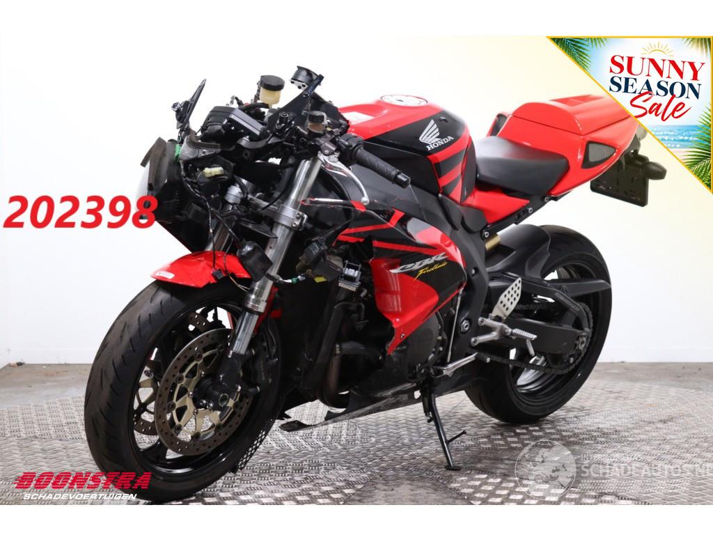 Honda CBR 1000RR Fireblade Leo Vince 26.807 km!