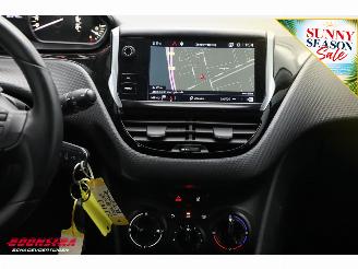 Peugeot 208 1.2 PureTech Signature Cruise Navi Airco Apple/Android PDC picture 16