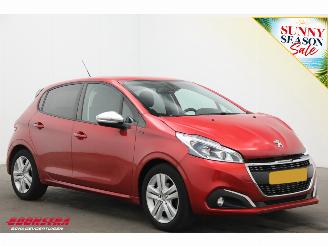 Peugeot 208 1.2 PureTech Signature Cruise Navi Airco Apple/Android PDC picture 2