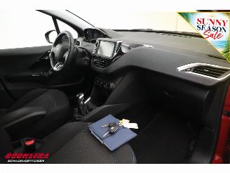 Peugeot 208 1.2 PureTech Signature Cruise Navi Airco Apple/Android PDC picture 14