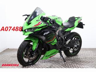 Vrakbiler auto Kawasaki Eos Ninja ZX-4RR ABS Akrapovic 2.984 km! 2025/11