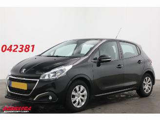 krockskadad bil auto Peugeot 208 1.2 PureTech Blue Lease Cruise Airco Apple/Android PDC 2018/7
