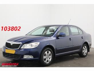 krockskadad bil auto Skoda Octavia 1.2 TSI Elegance Fahrbereit Cruise Clima PDC 167.545 km! 2010/3