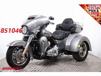 Käytettyjen motor cycles Harley-Davidson  FLHTCUTG Tri Glide Ultra Classic 5HD! LED ABS Cruise Reverse 28.802 km! 2016/7