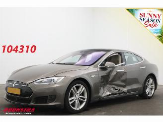 Schadeauto Tesla Model S 70D Pano ACC Leder Memory SHZ Virtual Camera PDC AHK 2015/12