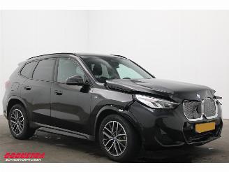 BMW iX1 eDrive20 67 kWh M Sport Pano ACC Navi Clima SHZ Apple/Android Camera PDC AHK picture 2