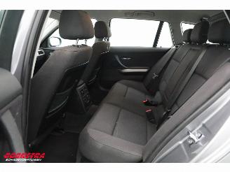 BMW 3-serie Touring 318i Aut. Business Line Navi Clima Cruise PDC AHK picture 9