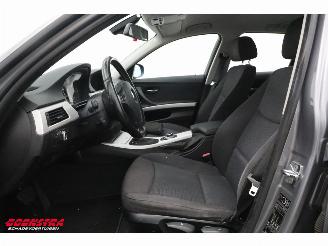 BMW 3-serie Touring 318i Aut. Business Line Navi Clima Cruise PDC AHK picture 8