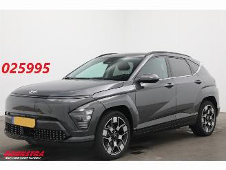 krockskadad bil auto Hyundai Kona Premium 65.4 kWh ACC Navi Clima Leder Memory SBL LrHZ Apple/Android 360° PDC 2025/8