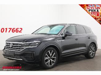 Unfallwagen Volkswagen Touareg 3.0 TDI 4motion R-Line HUD Pano ACC SHZ Virtual 360° PDC AHK 2021/11