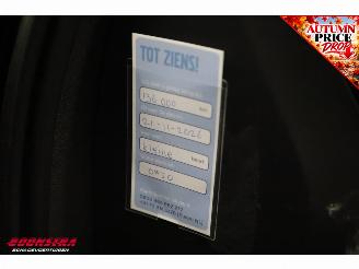 Volvo V-60 2.0 T8 Twin Engine AWD R-Design Pano Navi Virtual Memory Leder SHZ LrHZ Camera PDC AHK picture 37