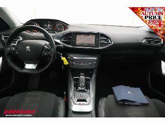 Peugeot 308 1.2 PT Aut. Premium Panorama Navi Clima Camera PDC AHK Cruise Apple/Android picture 15