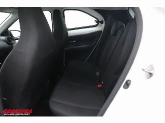 Toyota Aygo 1.0 VVT-i MT Play Cruise Airco Bluetooth Camera picture 15
