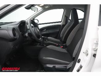 Toyota Aygo 1.0 VVT-i MT Play Cruise Airco Bluetooth Camera picture 14