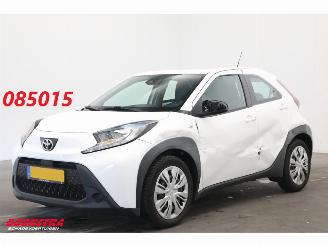 Voiture accidenté Toyota Aygo 1.0 VVT-i MT Play Cruise Airco Bluetooth Camera 2023/4