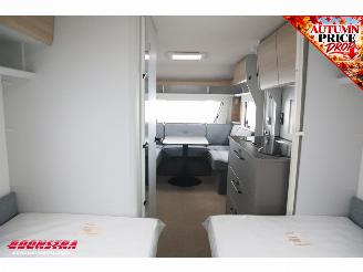 Burstner  Averso 535 TL B66 Single Beds LMV Middenkeuken picture 15