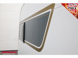 Burstner  Averso 535 TL B66 Single Beds LMV Middenkeuken picture 7
