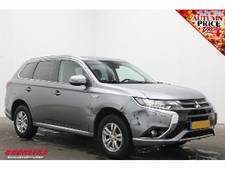 Mitsubishi Outlander 2.0 PHEV Business Edition 4x4 Camera AHK Clima Cruise Navi picture 2