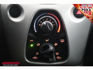 Peugeot 108 1.0 VTi Active Airco Bluetooth picture 16