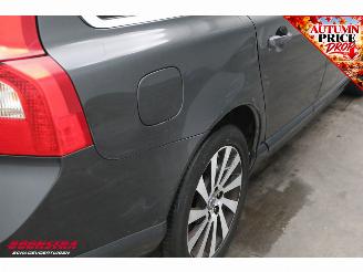 Volvo V-70 2.0 D4 Aut. Momentum Leder Navi Clima Cruise SHZ PDC AHK picture 8