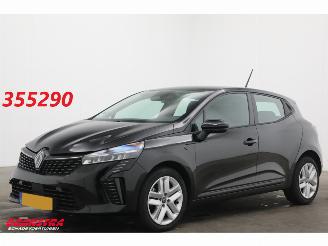krockskadad bil auto Renault Clio 1.6 E-Tech Full Hybrid 145 evolution Cruise Virtual Apple/Android PDC Airco 2025/10