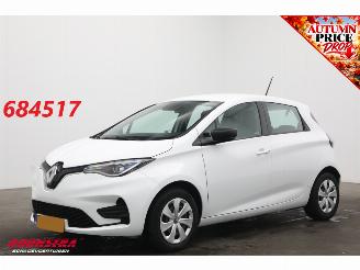 Schadeauto Renault Zoé R110 Life inkl.Batterie 52 kWh Cruise Navi Virtual Apple/Android PDC Airco 2021/6