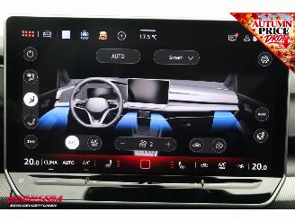 Volkswagen Golf GTI 2.0 TSI DSG Camera ACC SHZ LrHZ LED Clima picture 26