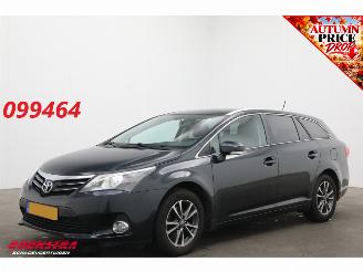 Coche accidentado Toyota Avensis 1.8 VVTi Aut. Dynamic Bsn. AHK Camera SHZ Clima Cruise Navi 2014/7