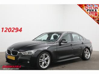 skadebil auto BMW 3-serie 320i High Executive M Sport Aut. Leder SHZ LED Apple/Android 2017/8