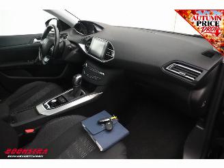 Peugeot 308 1.2 PureTech Aut. Allure Pano Cruise Navi Camera PDC AHK Bluetooth Clima picture 11