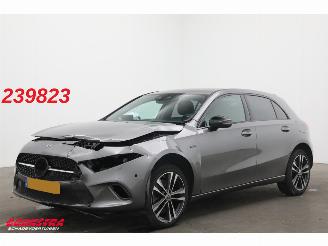 krockskadad bil auto Mercedes A-klasse Premium Plus Burmester SHZ AHK Camera Clima Cruise 2020/6