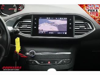 Peugeot 308 SW 1.2 PureTech Blue Lease Navi Clima Cruise LED Apple/Android picture 7
