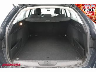 Peugeot 308 SW 1.2 PureTech Blue Lease Navi Clima Cruise LED Apple/Android picture 17