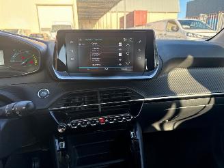 Peugeot 208  picture 13