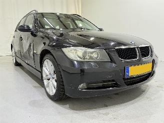 BMW 3-serie Touring 320i Executive Aut picture 34
