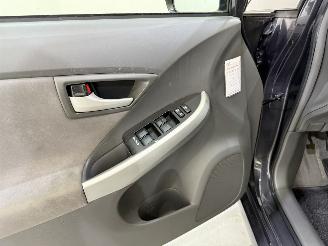 Toyota Prius HB 1.8 Dual VVT-i Hybrid Dynamic picture 29