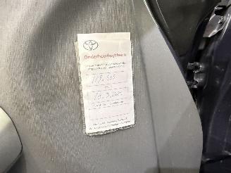 Toyota Prius HB 1.8 Dual VVT-i Hybrid Dynamic picture 30