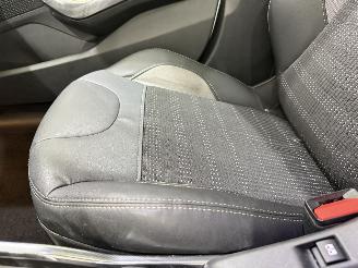 Peugeot 2008 1.2 PureTech 82 Allure Clima picture 43