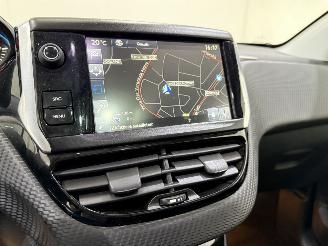 Peugeot 2008 1.2 PureTech 82 Allure Clima picture 9