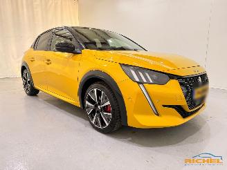 damaged passenger cars Peugeot 208 1.2 PureTech 130 GT-Line Aut. 2019/10