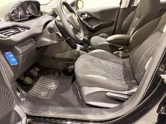 Peugeot 208 HB 1.2 VTi Envy Clima picture 14