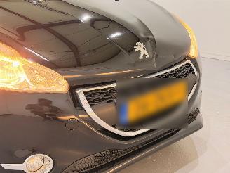 Peugeot 208 HB 1.2 VTi Envy Clima picture 17