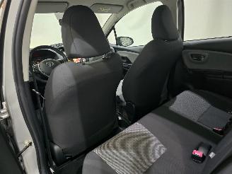 Toyota Yaris 1.0 VVT-i Aspiration 5.Drs Bjr.2015 picture 11